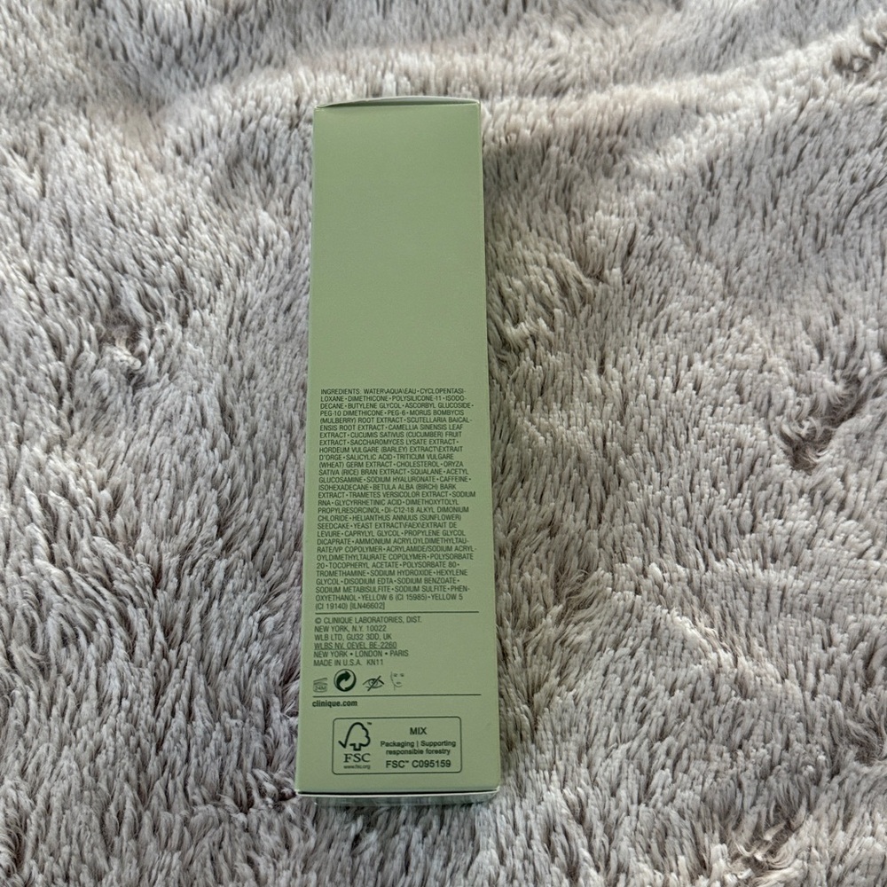 Clinique: Even Better Clinical Radical Dark Spot Corrector - Picture 4 of 5